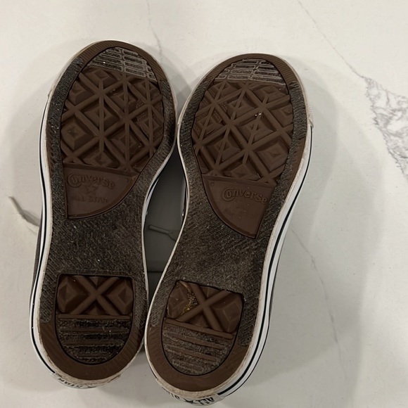 Classic Converse All Stars - Picture 5 of 5